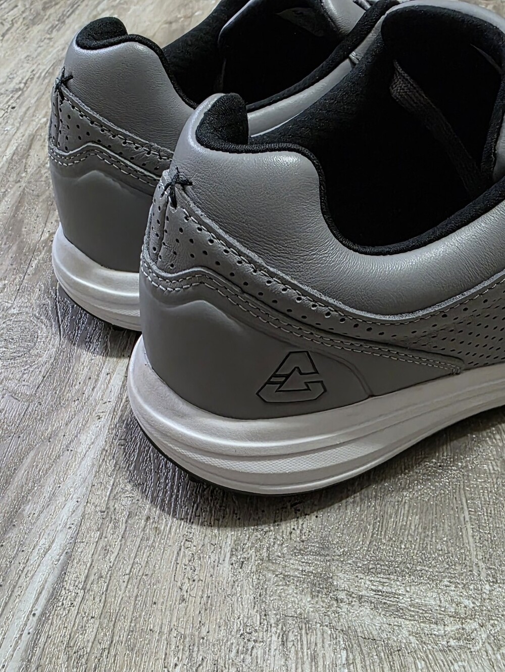 Travis Mathew Cuater Men's Size 8.5 Gray Moneymaker Spikeless Golf Shoes - Picture 4 of 9